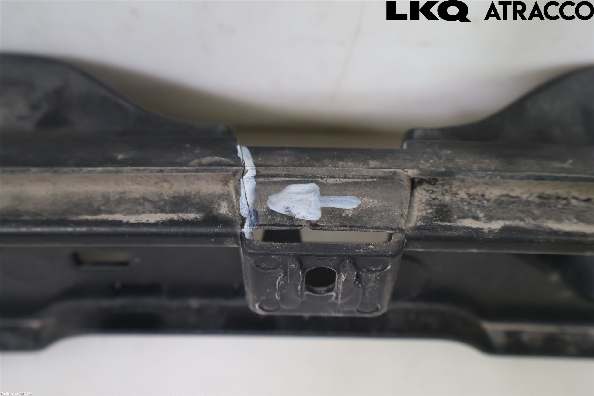 BMW 5 F10/F11/F18 09-17 Støtfanger Bak Midt Del