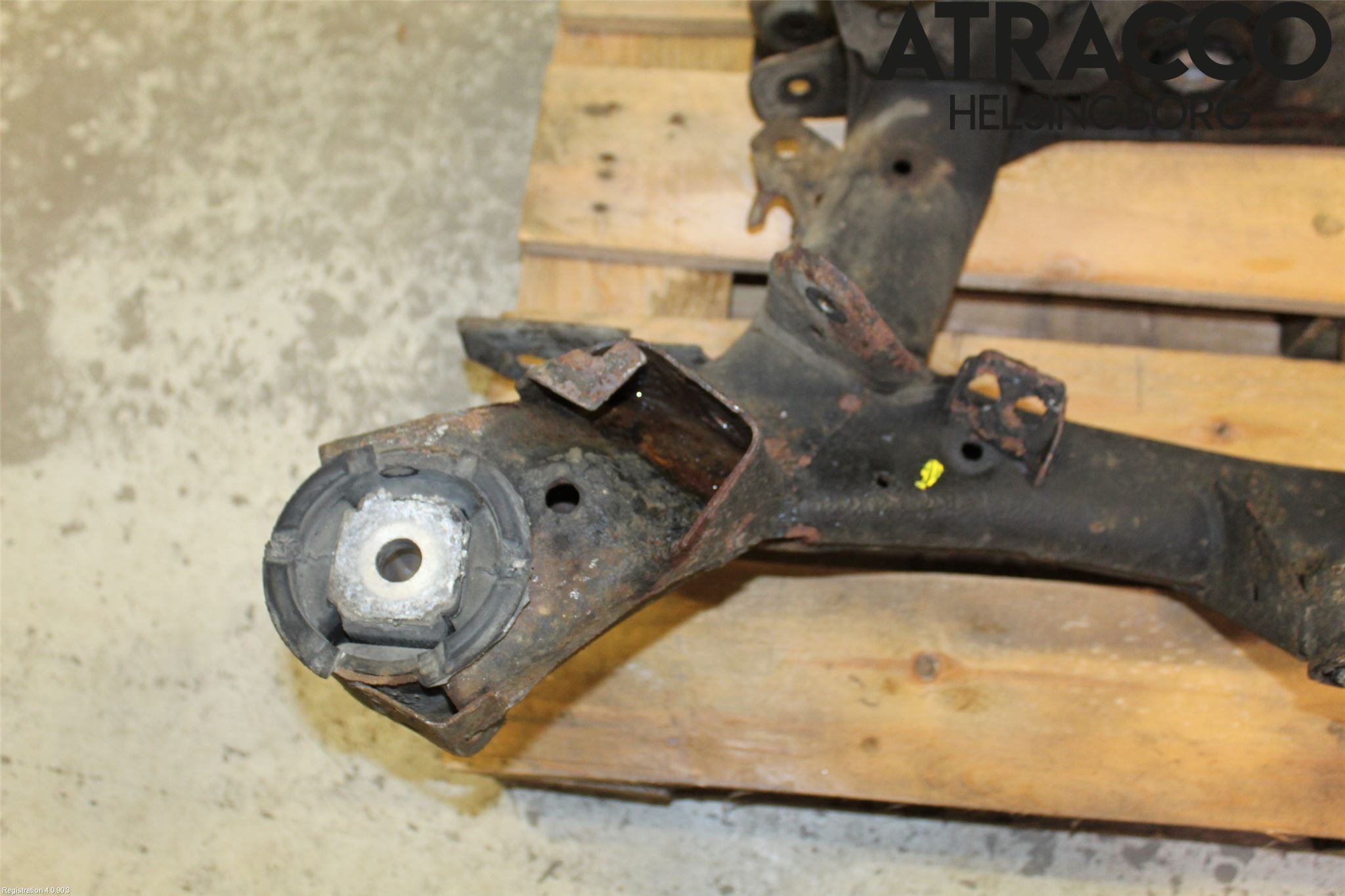 BMW X6 E71/E72   08-14 Bakaksel Feste Travers-Ramme