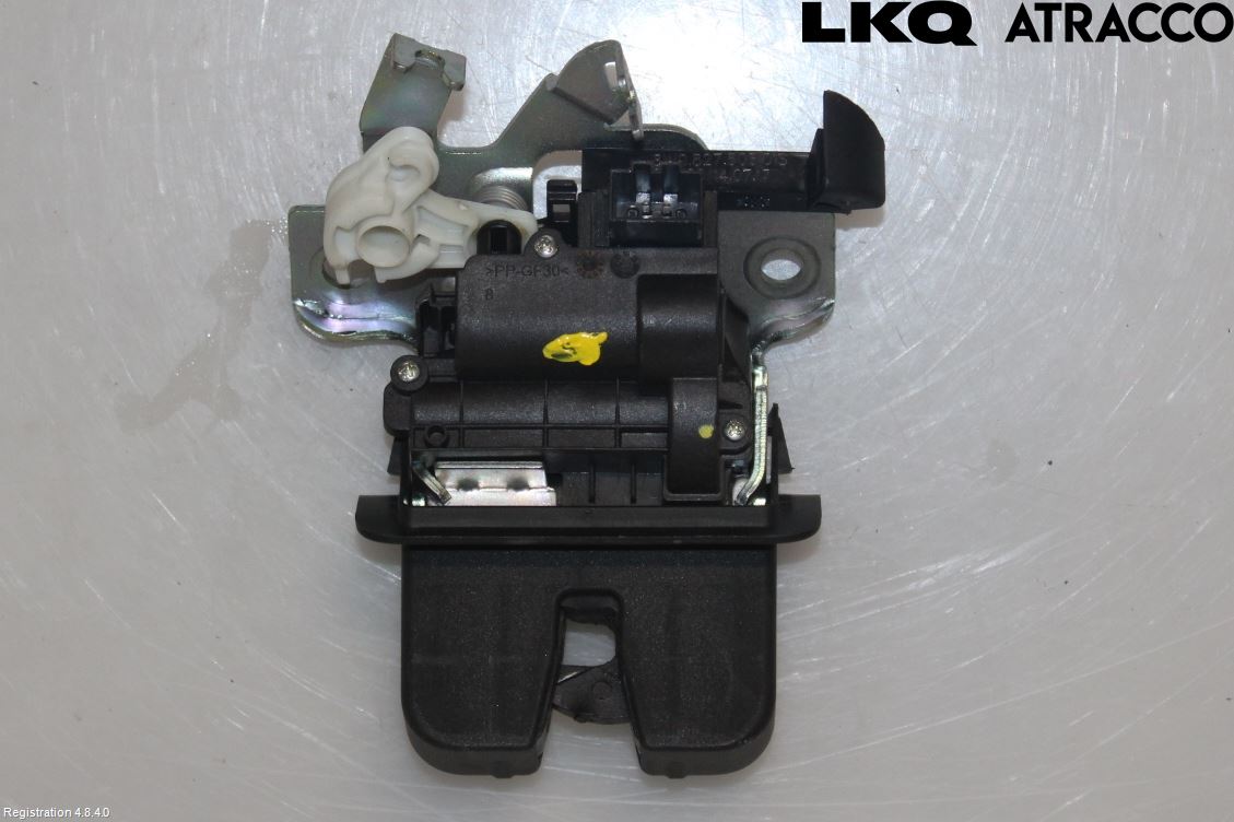 Audi A4/S4 B9 16-19 Bakluke-Lokk Låsekasse