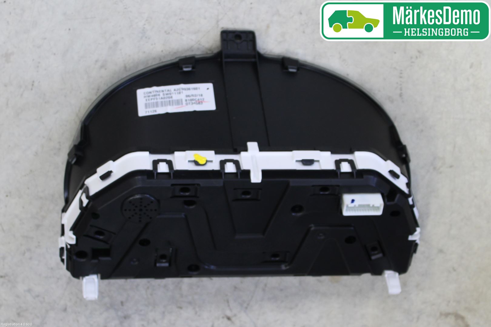 Mitsubishi ECLIPS CROSS Instr Kombinert