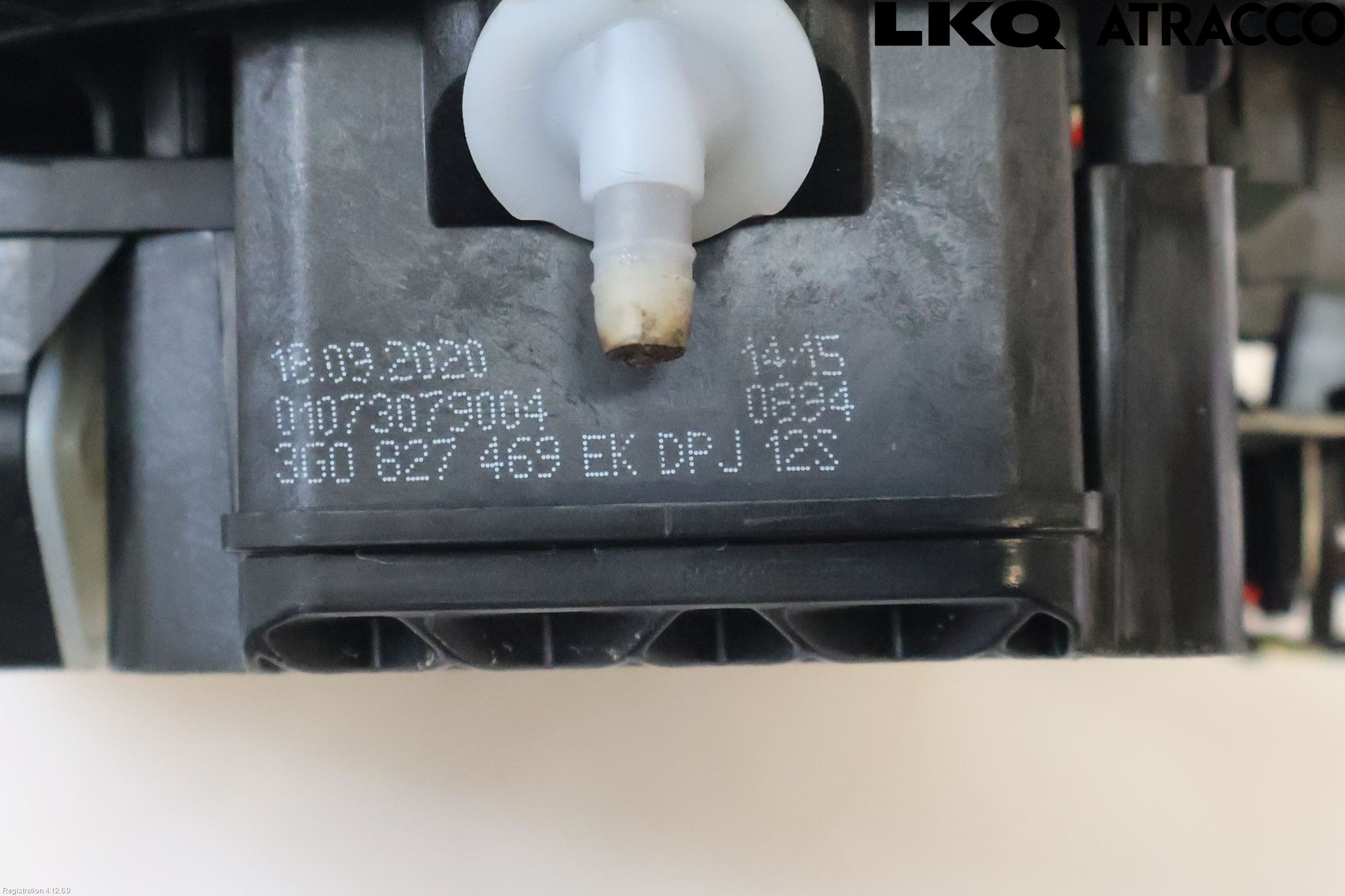 Volkswagen VW PASSAT 20-24 Bakluke Handtak Ytre