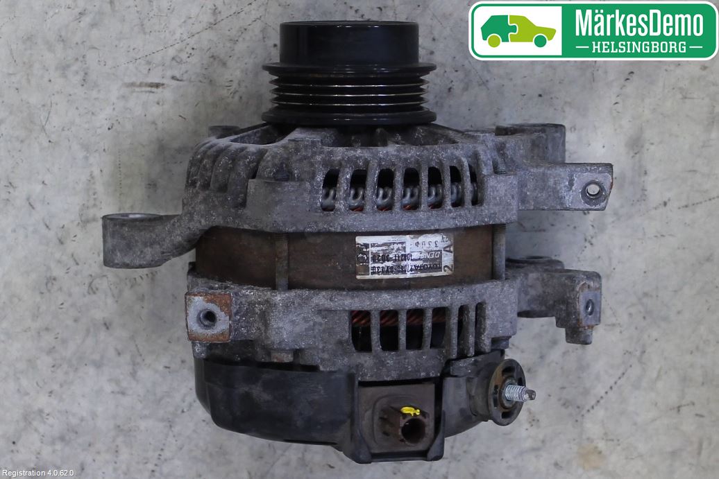 Toyota YARIS XP130 12-14 Dynamo