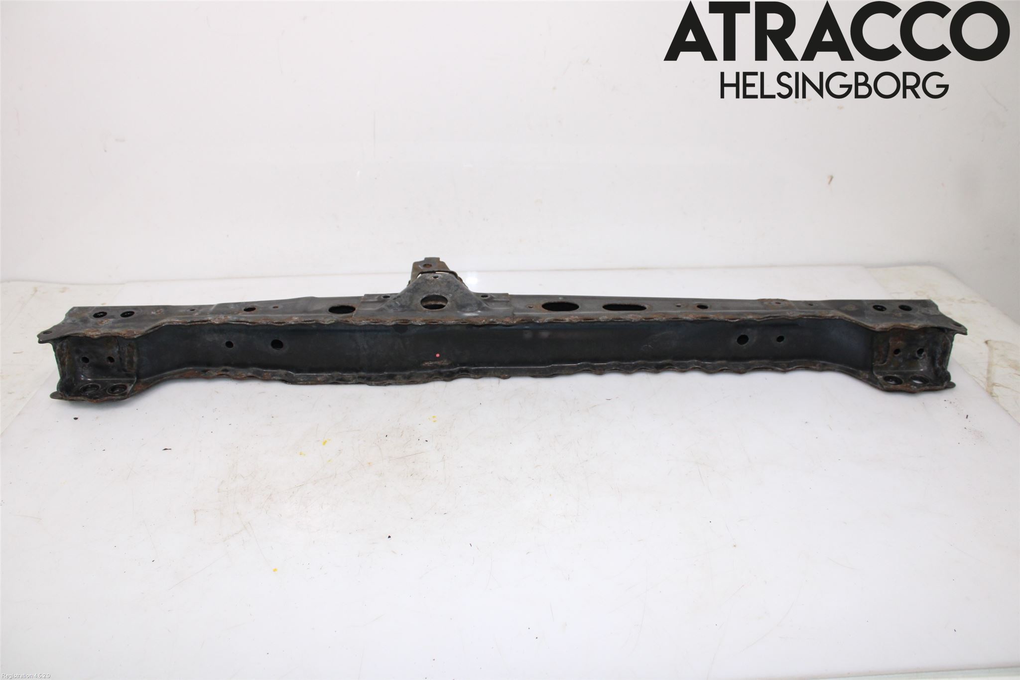 Toyota AURIS 13-19 Motorbjelke (Langs Gående )