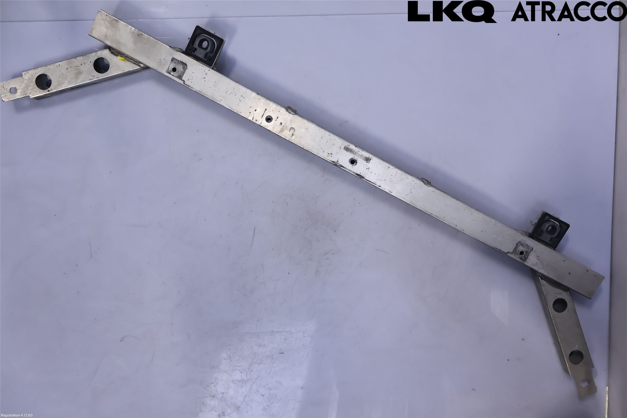 Volvo V90 CROSS COUNTRY 17->> Radiator Feste - Ramme - Bjelk