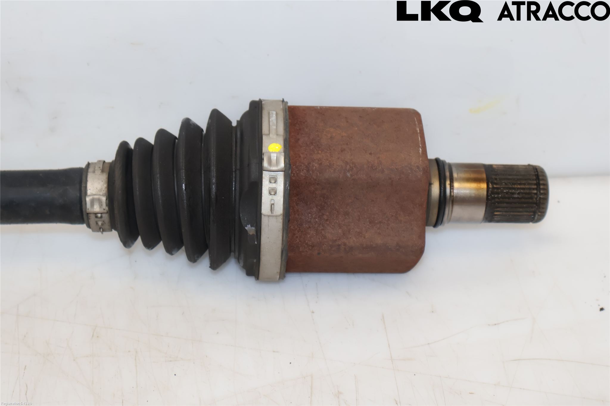 Volkswagen VW PASSAT 15-19 Drivaksel Foran Kompl Venstre