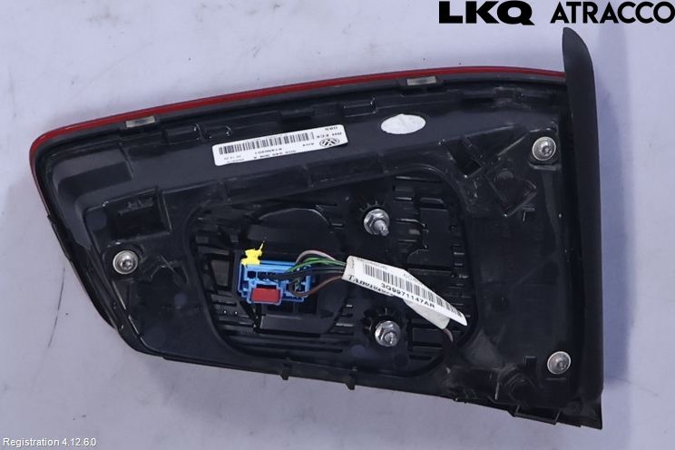 Volkswagen VW PASSAT 15-19 Baklykt Høyre  På Luke(Indre)