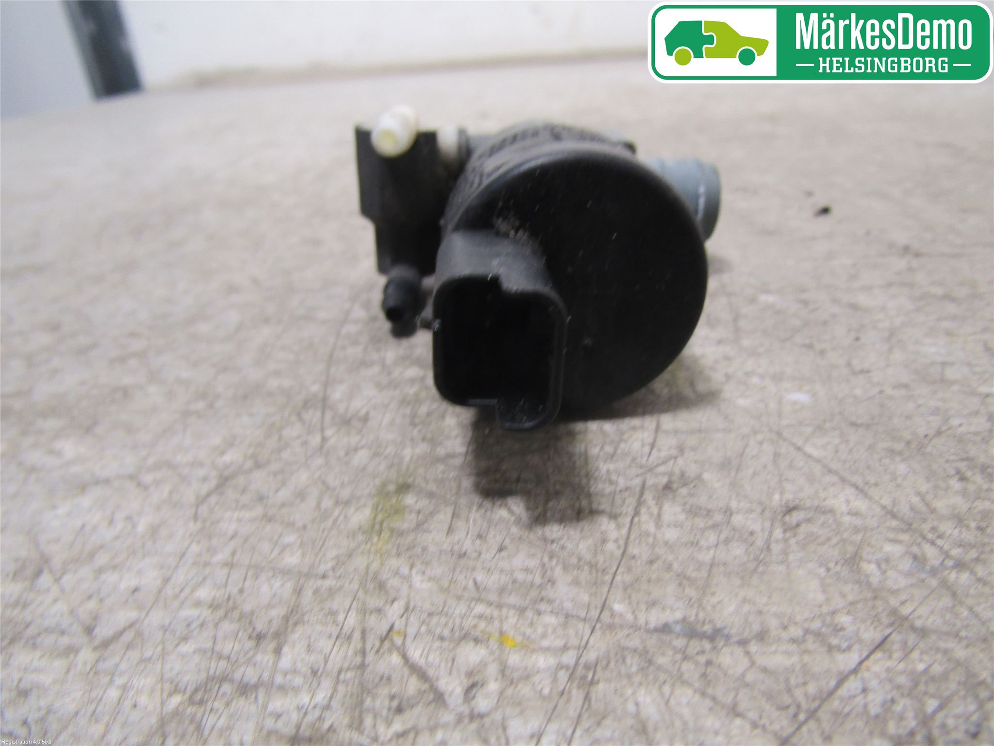 Nissan QASHQAI 14-17 Spylerpumpe Frontrute
