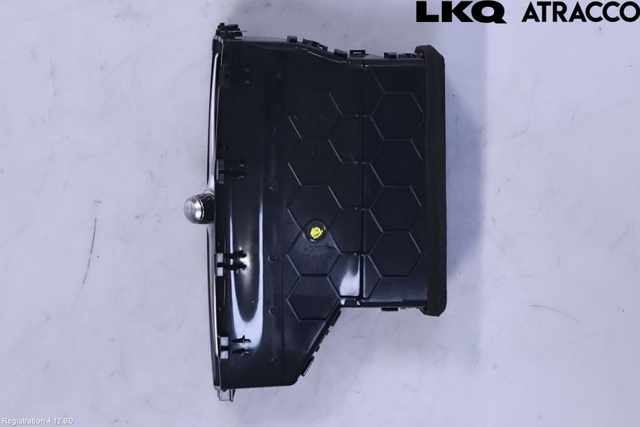 Volvo V60 CROSS COUNTRY 19- Dashbord Kanal - Dyse