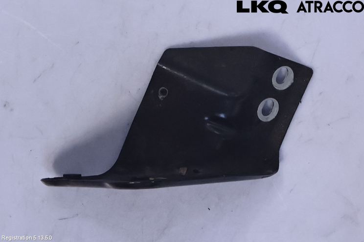 Skoda RAPID Fenderfeste Foran Høy
