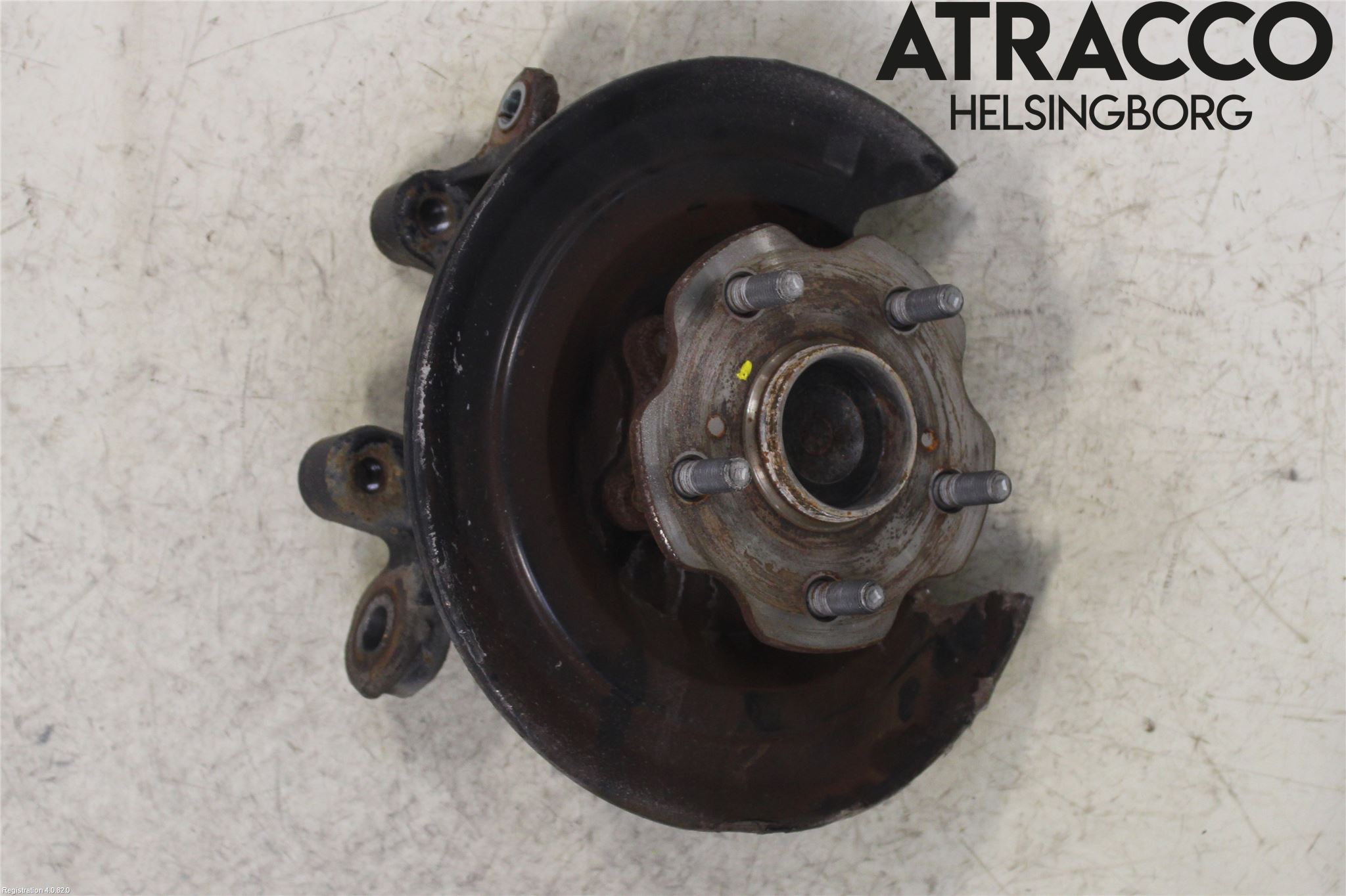 Toyota AURIS 13-19 Spindel Vb