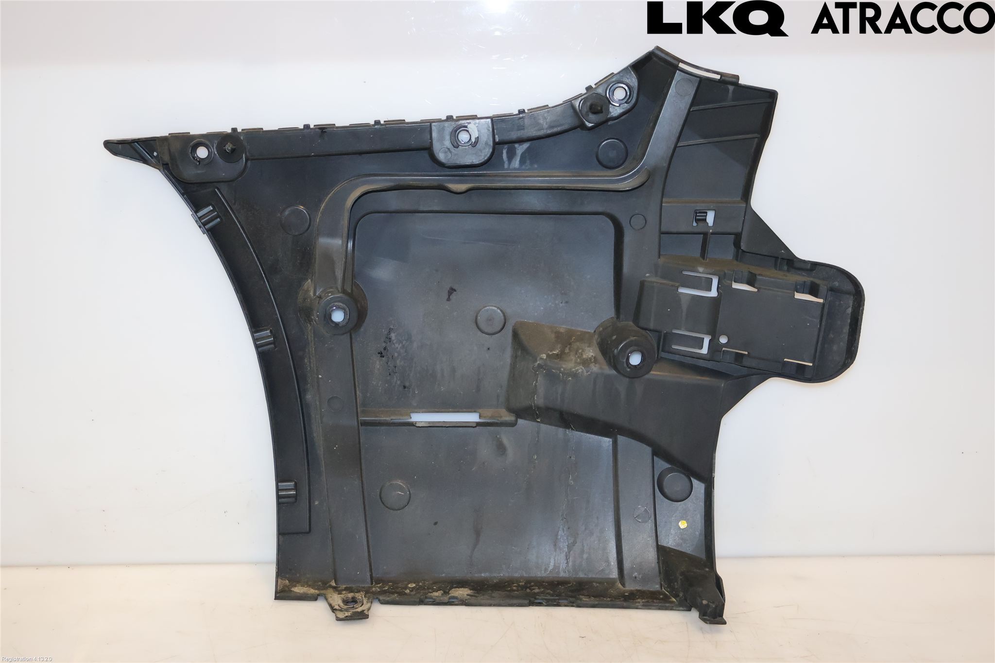 BMW 5 G30/G31/F90 17-23 Støtfangerfeste Bak Høyre