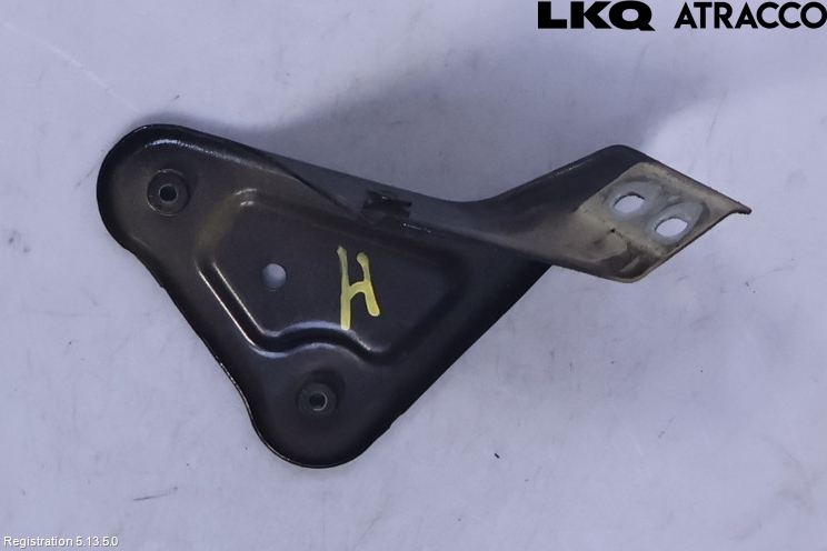 Skoda RAPID Fenderfeste Foran Høy
