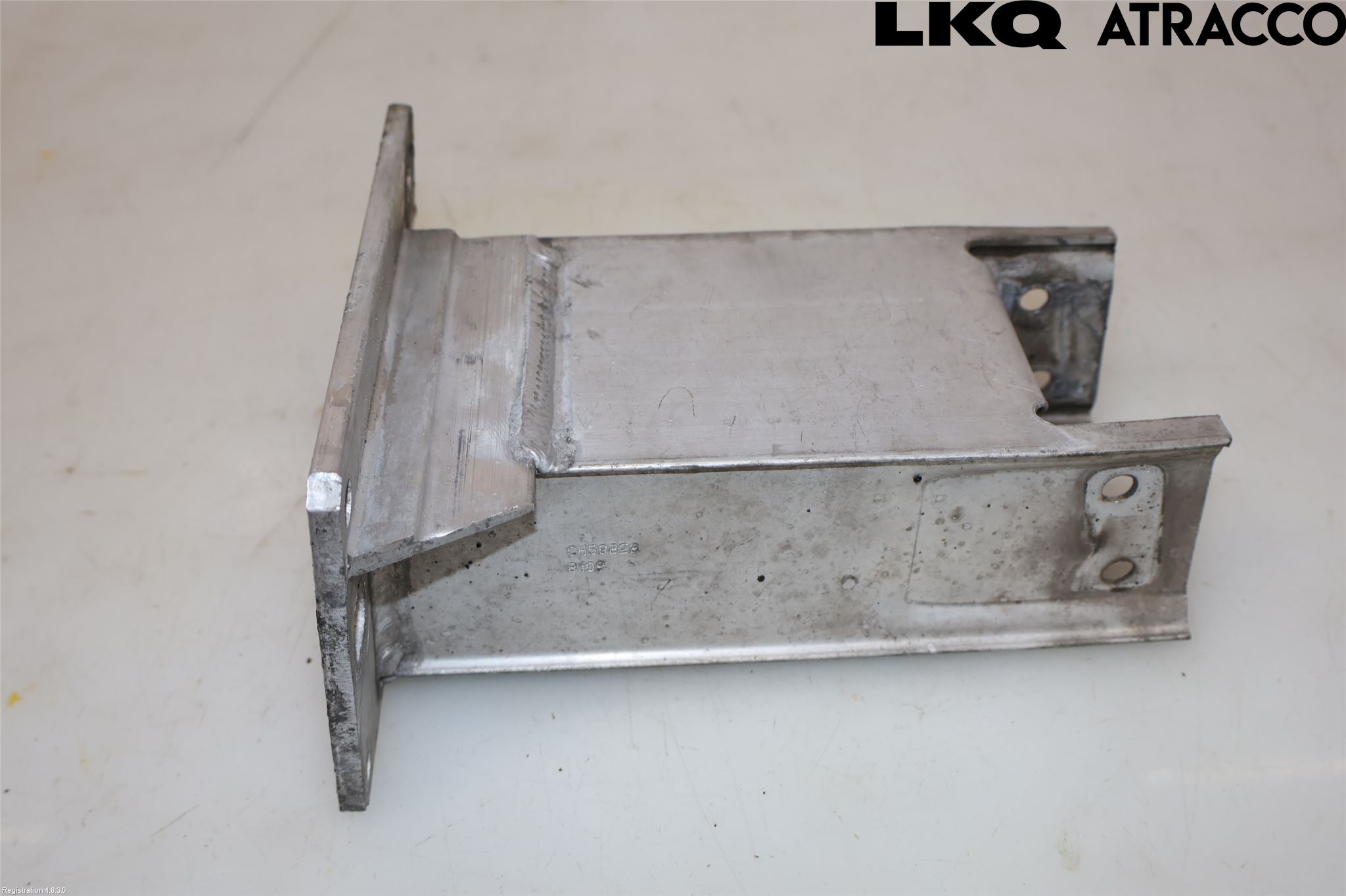 Audi A4/S4 08-11 Støtfanger Foran Feste