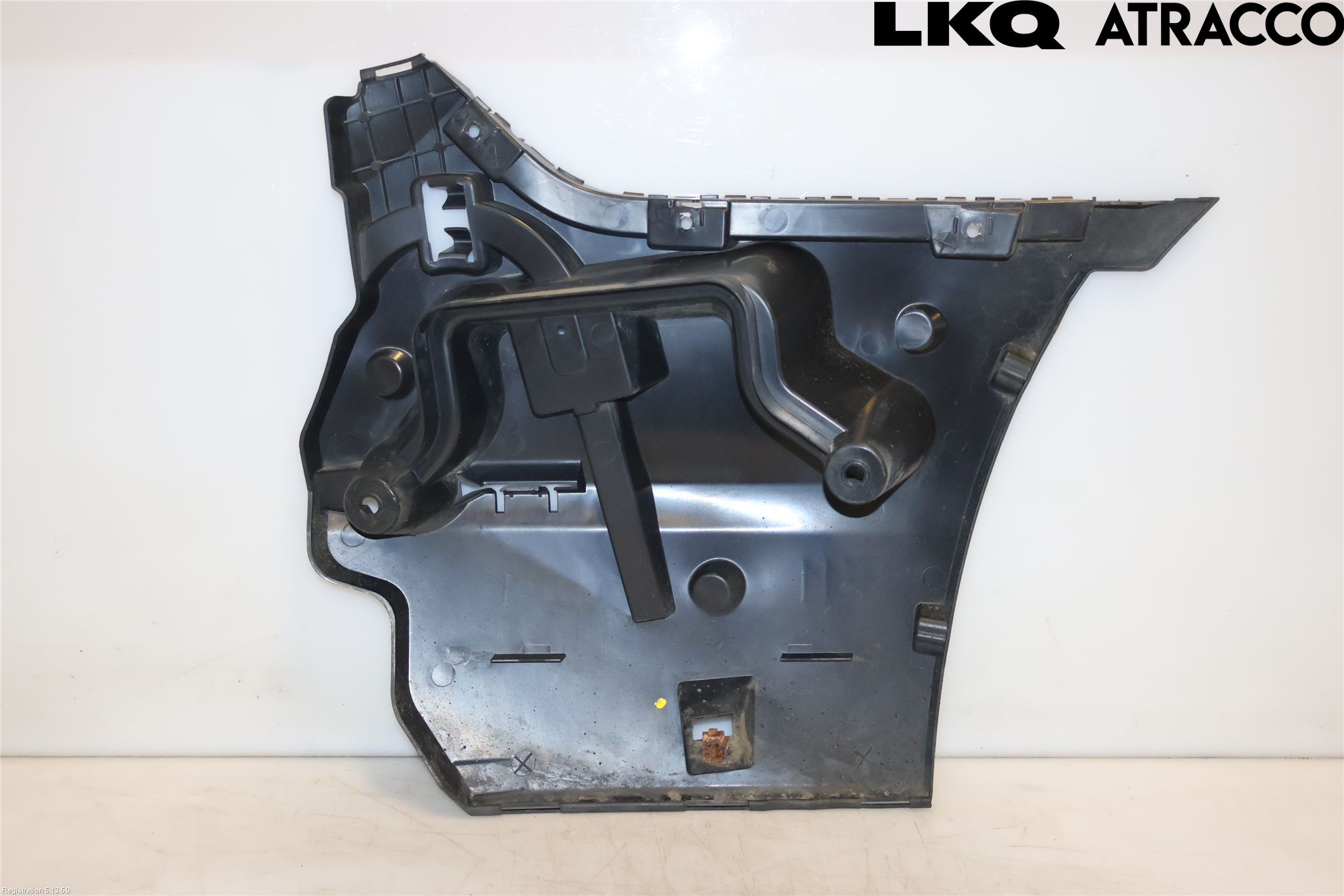 BMW 5 F10/F11/F18 09-17 Støtfangerfeste Bak Venstre