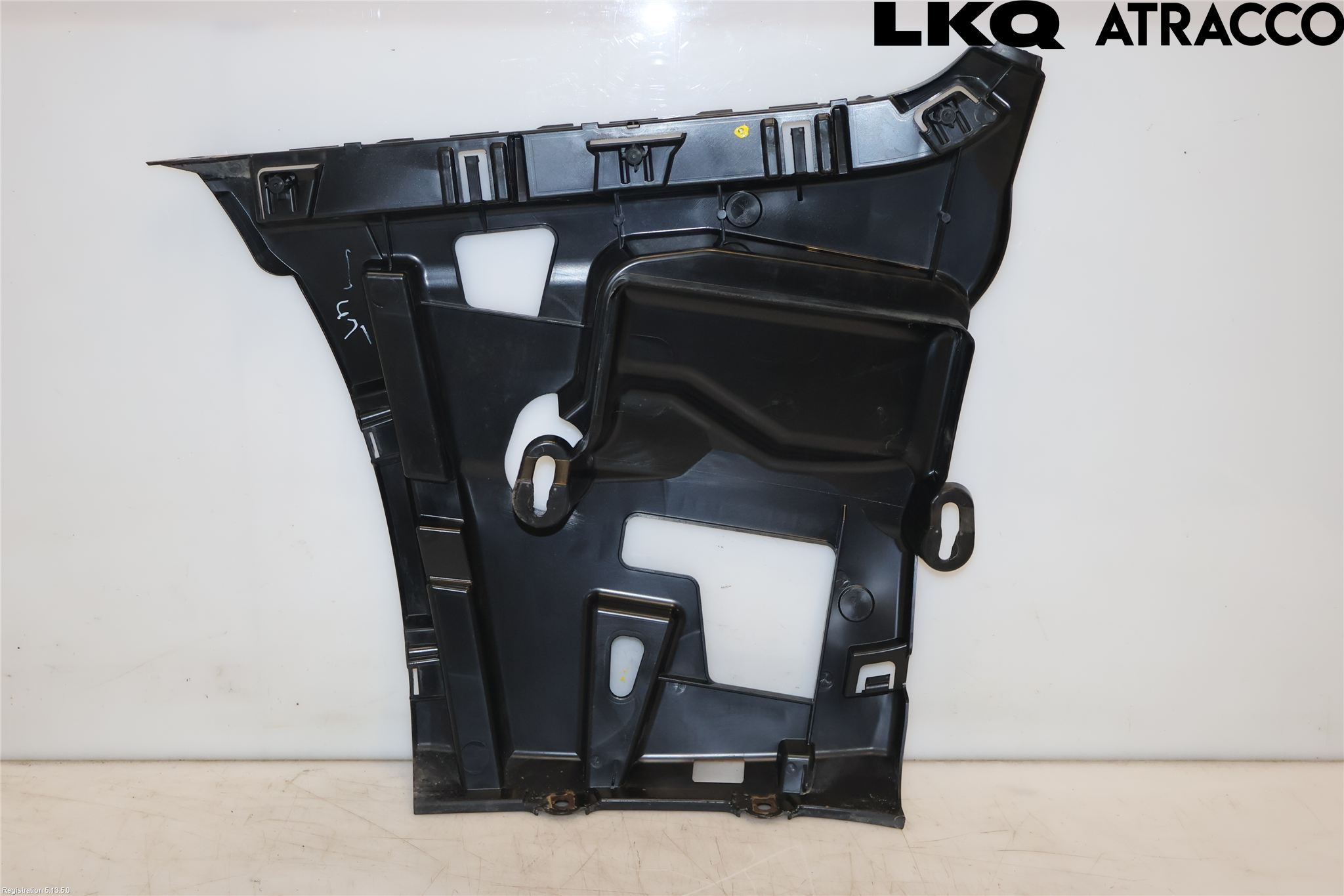 BMW 3 F30/F31/F80 12-19 Støtfangerfeste Bak Høyre