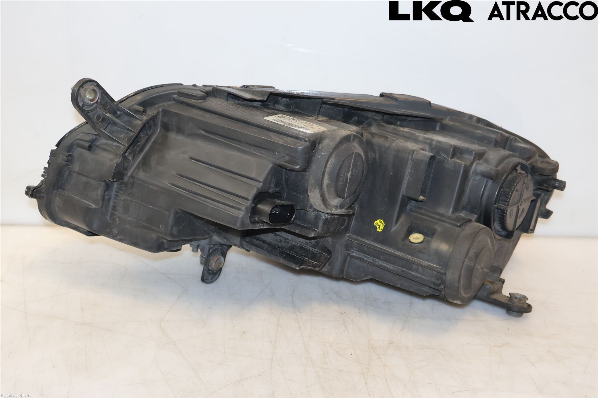 Volkswagen VW PASSAT 11-14 Frontlykt Høyre