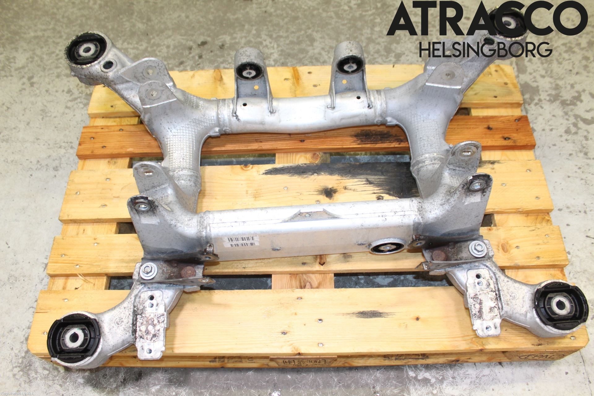 BMW 5 GT F07 09-17 Bakaksel Feste Travers-Ramme