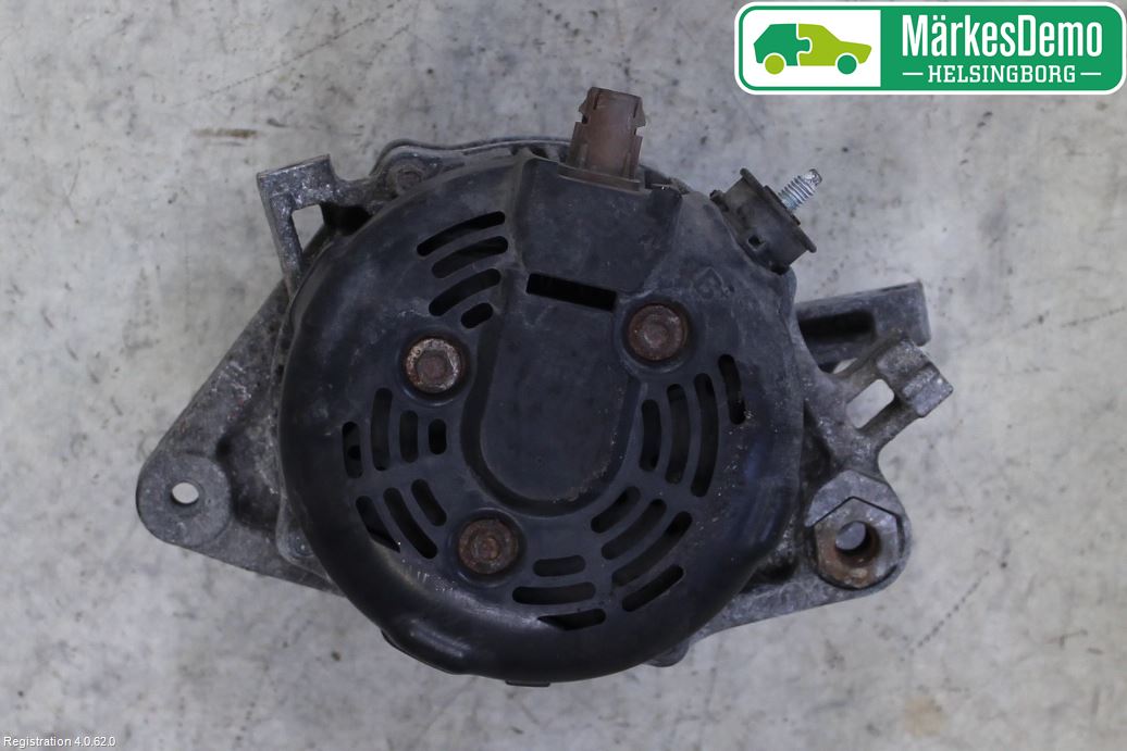 Toyota YARIS XP130 12-14 Dynamo