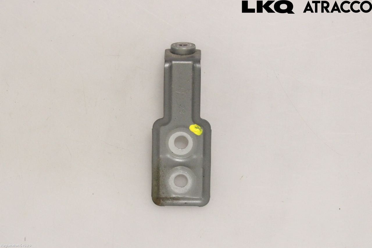 BMW 5 G30/G31/F90 17-23 Frontskjermfeste Venstre