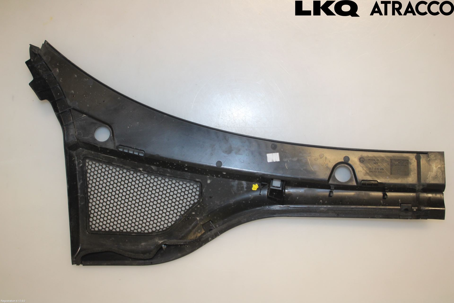 Skoda OCTAVIA (NX) 20- Visker Deksel-Grill-Under Frr