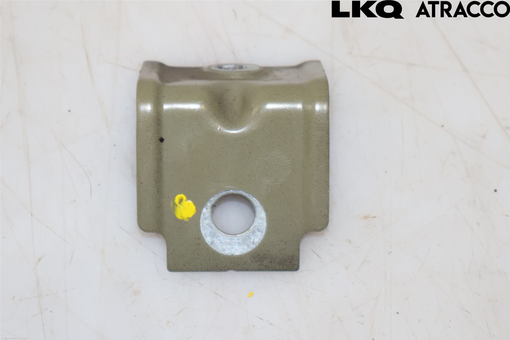 Volkswagen VW PASSAT 15-19 Frontskjermfeste Venstre