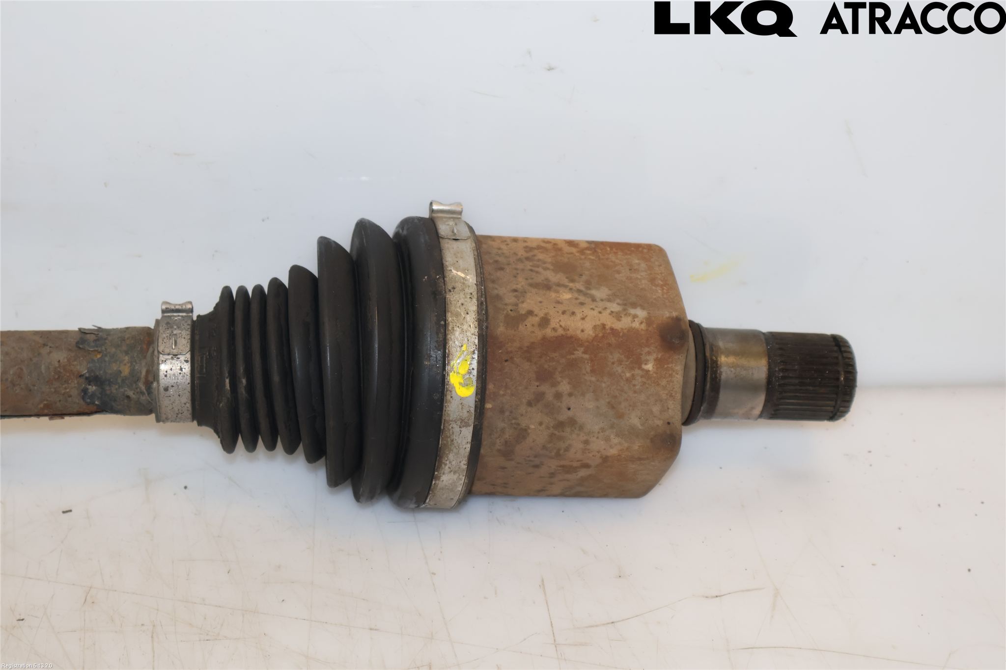 Volkswagen VW PASSAT 15-19 Drivaksel Foran Kompl Venstre