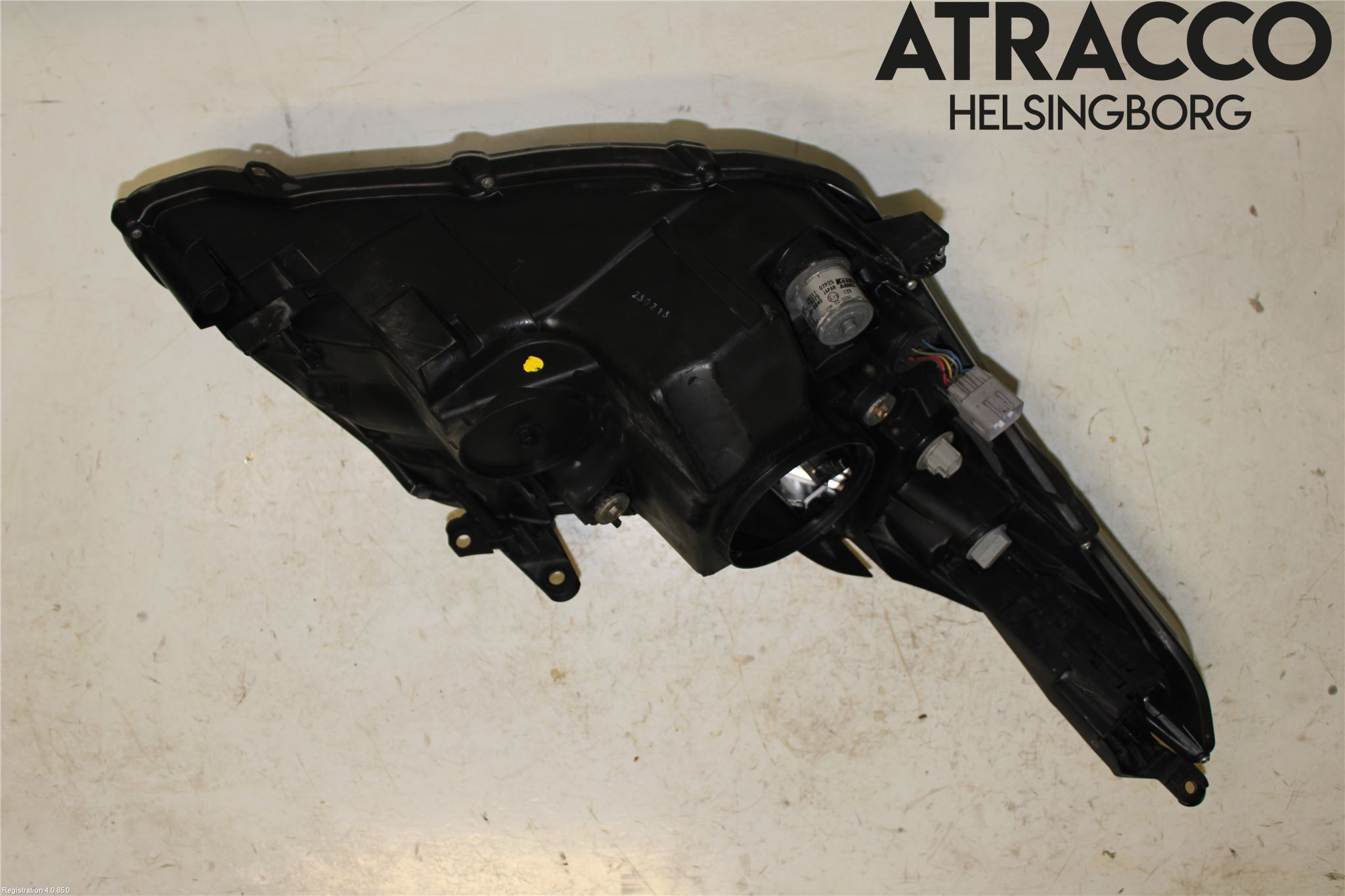 Toyota AVENSIS 09-15 Frontlykt Venstre