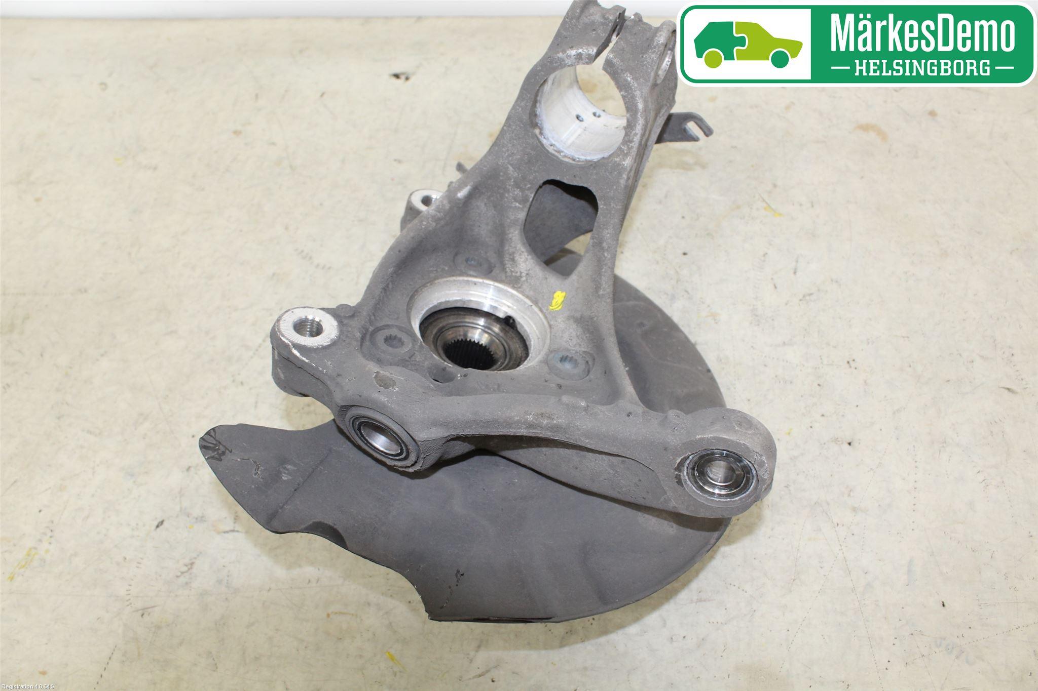 Volkswagen VW PASSAT 15-19 Spindel Hf