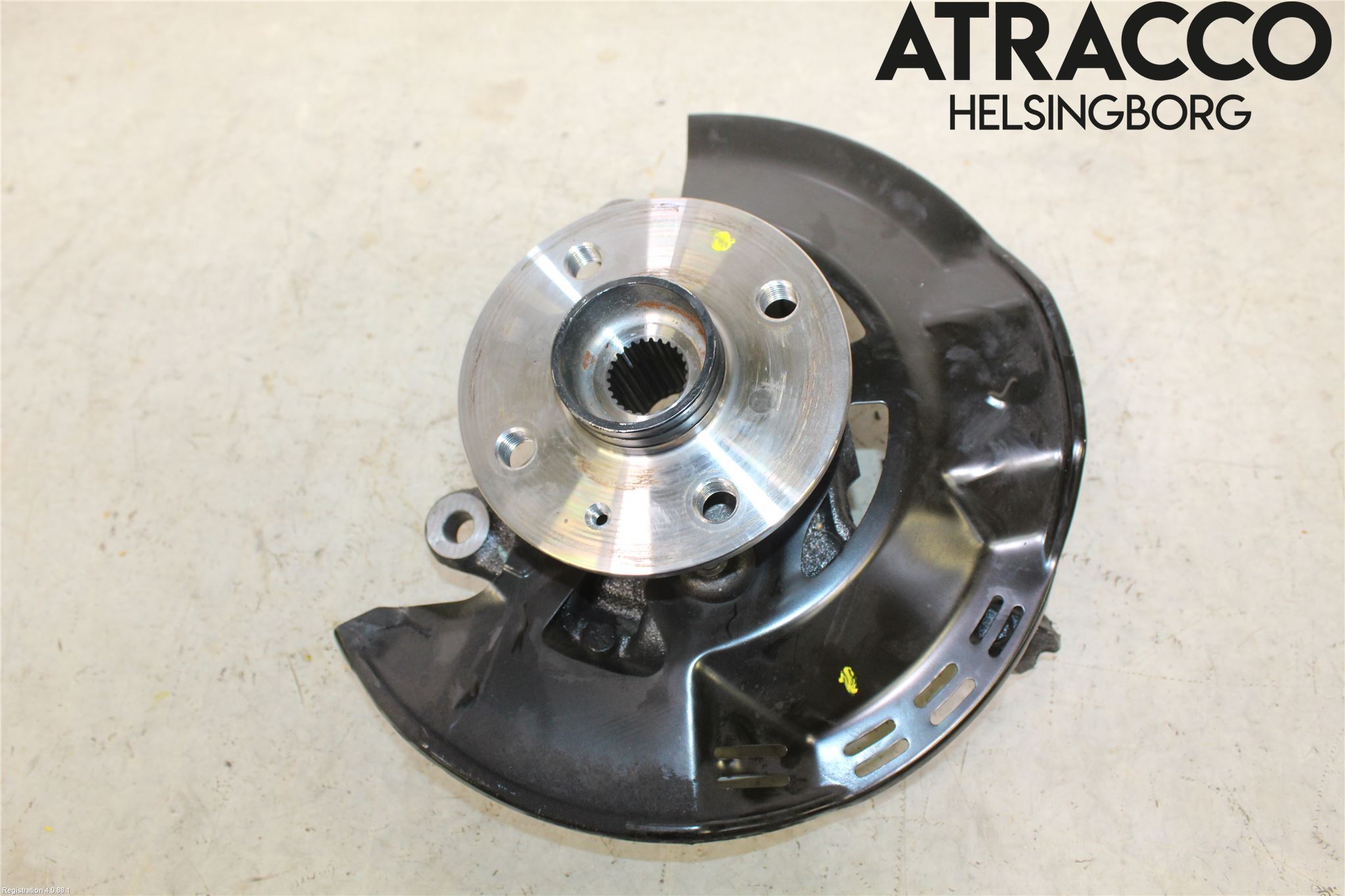 Toyota AYGO X AB70 22- Spindel Vf