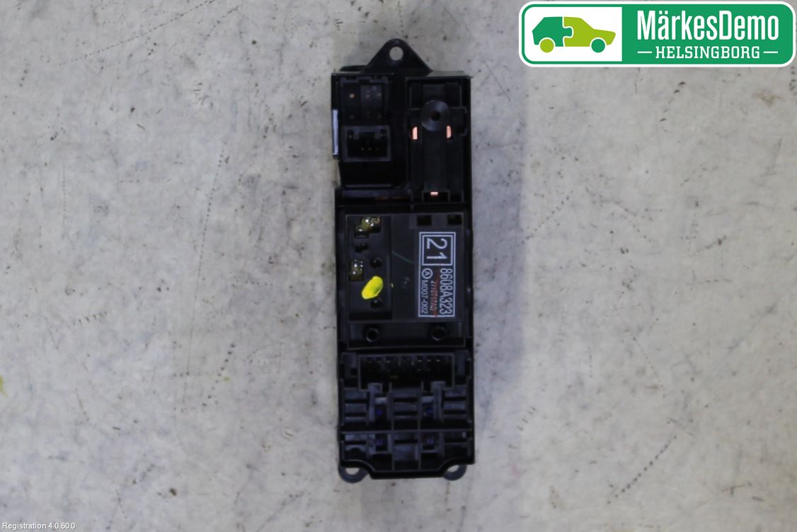 Mitsubishi ECLIPS CROSS Bryter Vindusheis