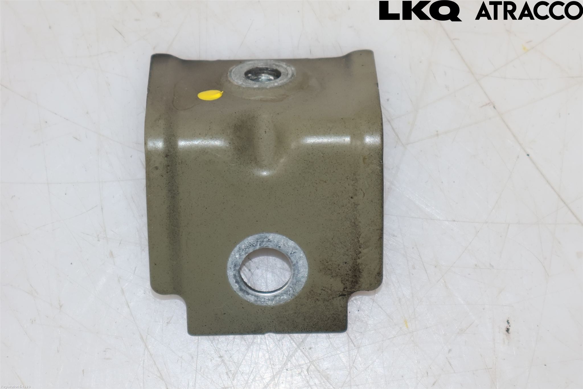 Volkswagen VW PASSAT 15-19 Frontskjermfeste Venstre