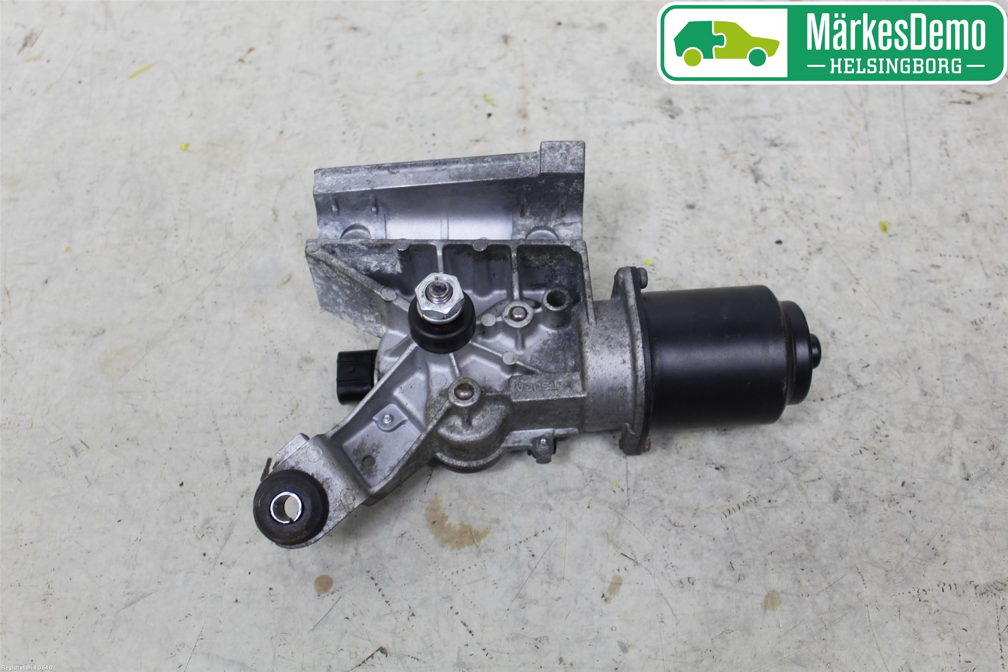 Nissan NAVARA 05-16 Viskermotor Frontrute