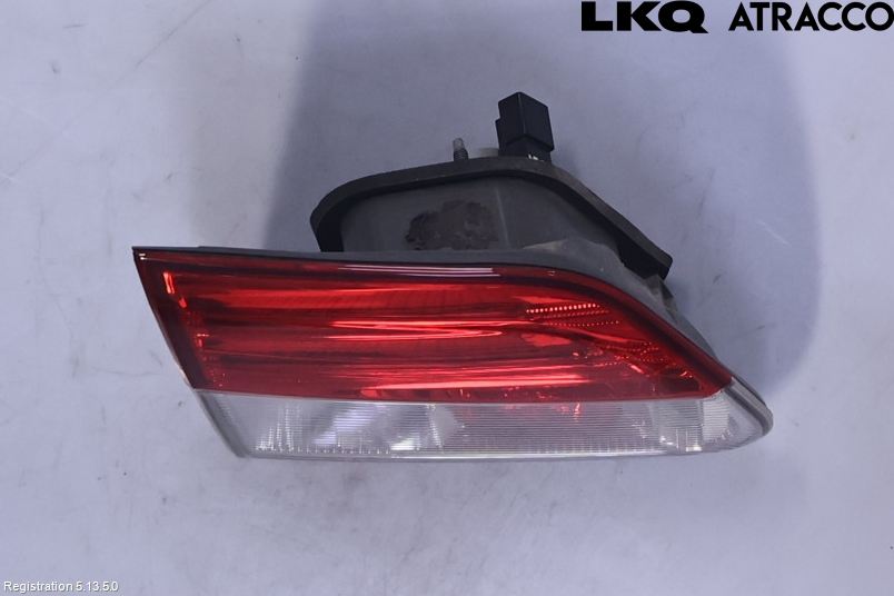 Toyota AVENSIS 09-15 Baklykt Venstre  På Luke(Indre