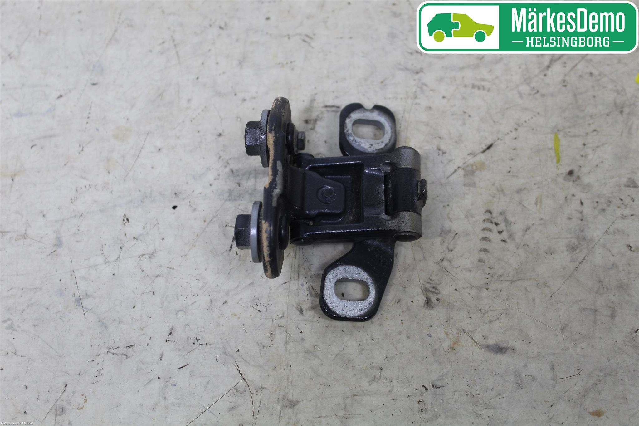BMW 1 E87/81 5D/3D 03-11 Bakluke Hengsel Venstre