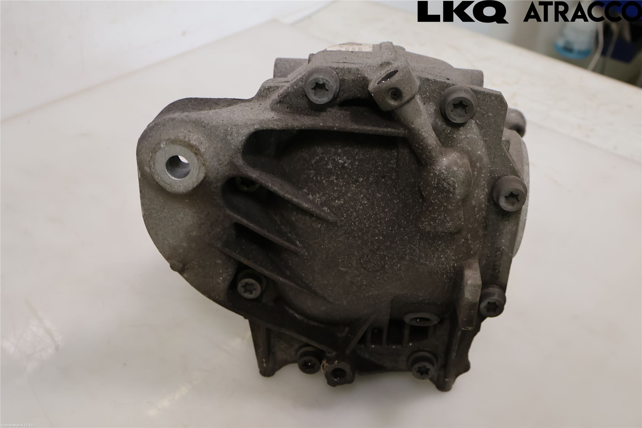 BMW 5 G30/G31/F90 17-23 Bakaksel Kardang Bak -Diff