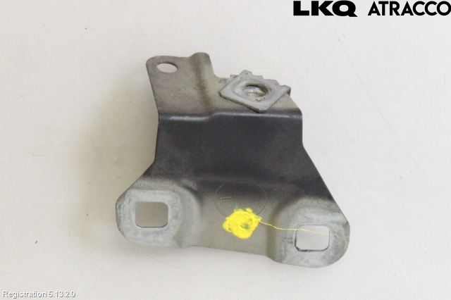 BMW 5 F10/F11/F18 09-17 Frontskjermfeste Venstre