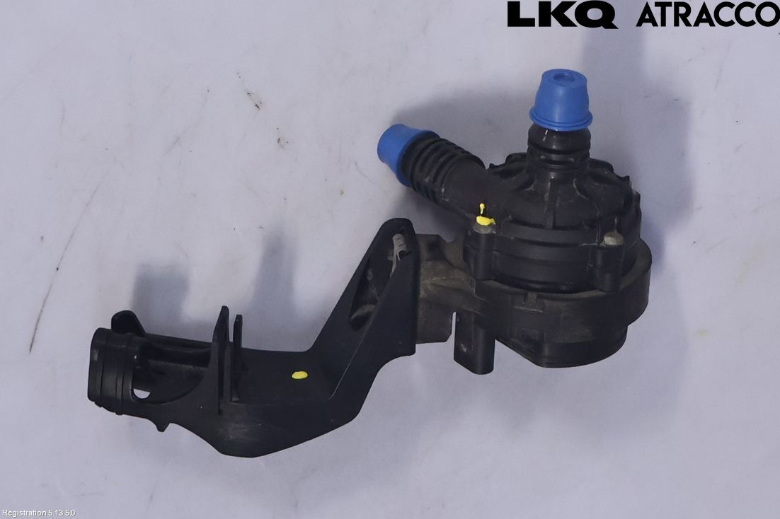 BMW 5 G30/G31/F90 17-23 Varme Sirkulasjonspumpe