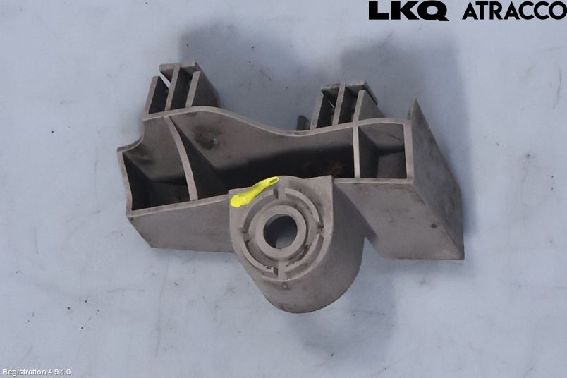 Toyota AURIS 13-19 Støtfangerfeste Bak Høyre