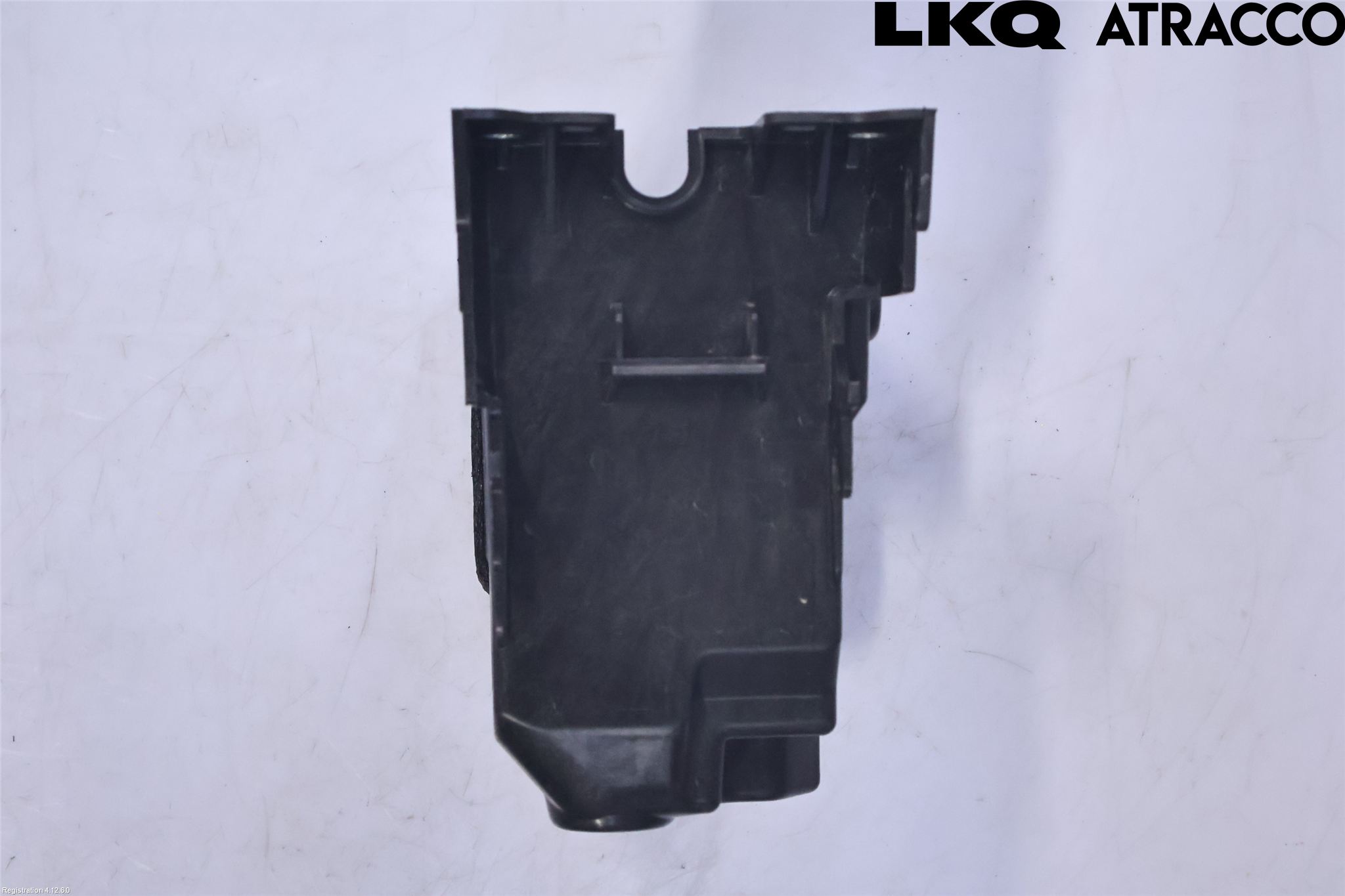 Volvo V60 CROSS COUNTRY 19- Batterikasse - Feste - Holder