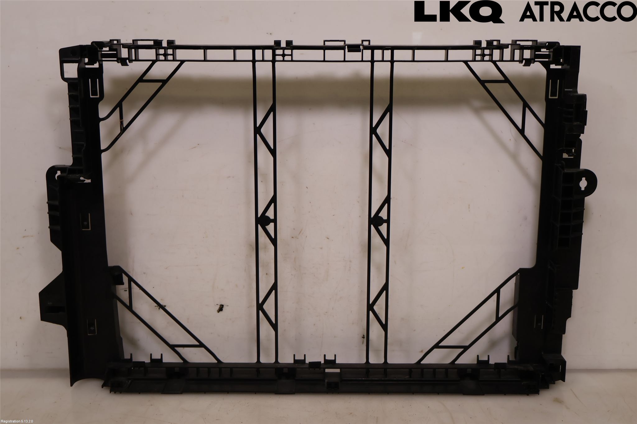 Volvo V90 17->> Radiator Feste - Ramme - Bjelk