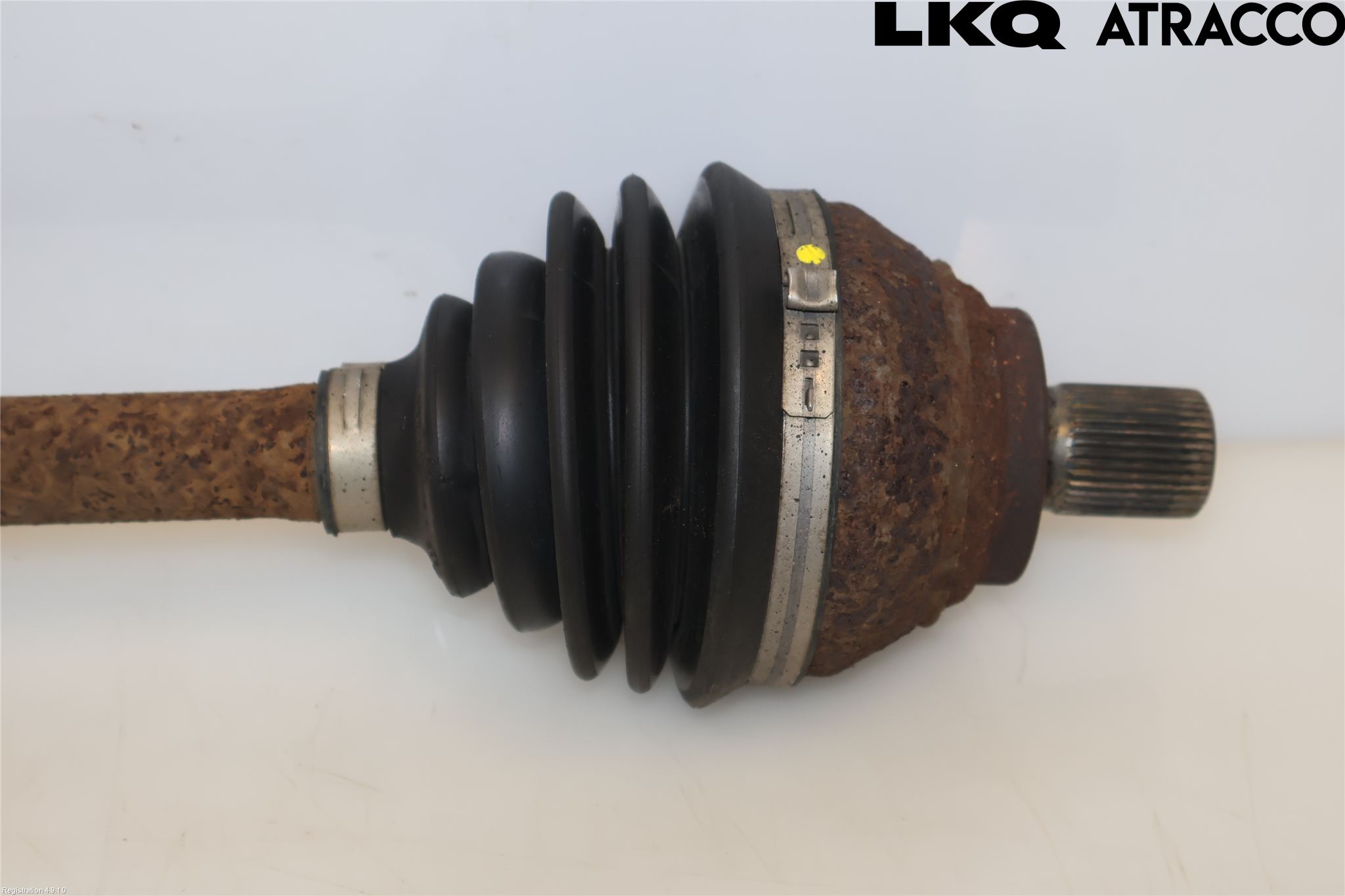 Volkswagen VW PASSAT 15-19 Drivaksel Foran Kompl Venstre