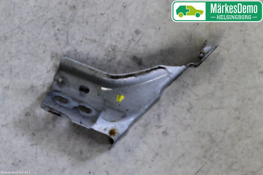 Volkswagen VW POLO 10-17 Fenderfeste Foran Høy