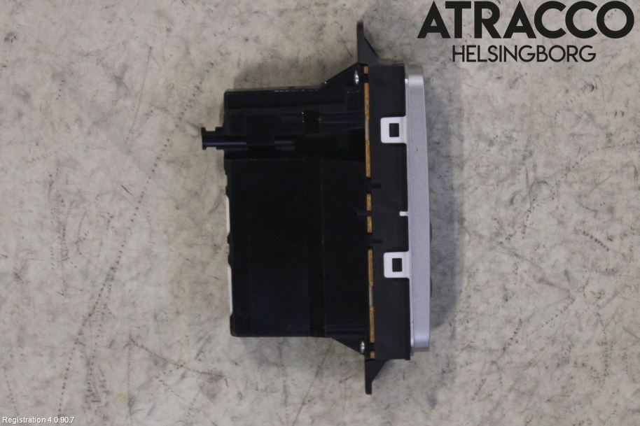 Nissan LEAF 11-17 Stereo Radio Med Cd