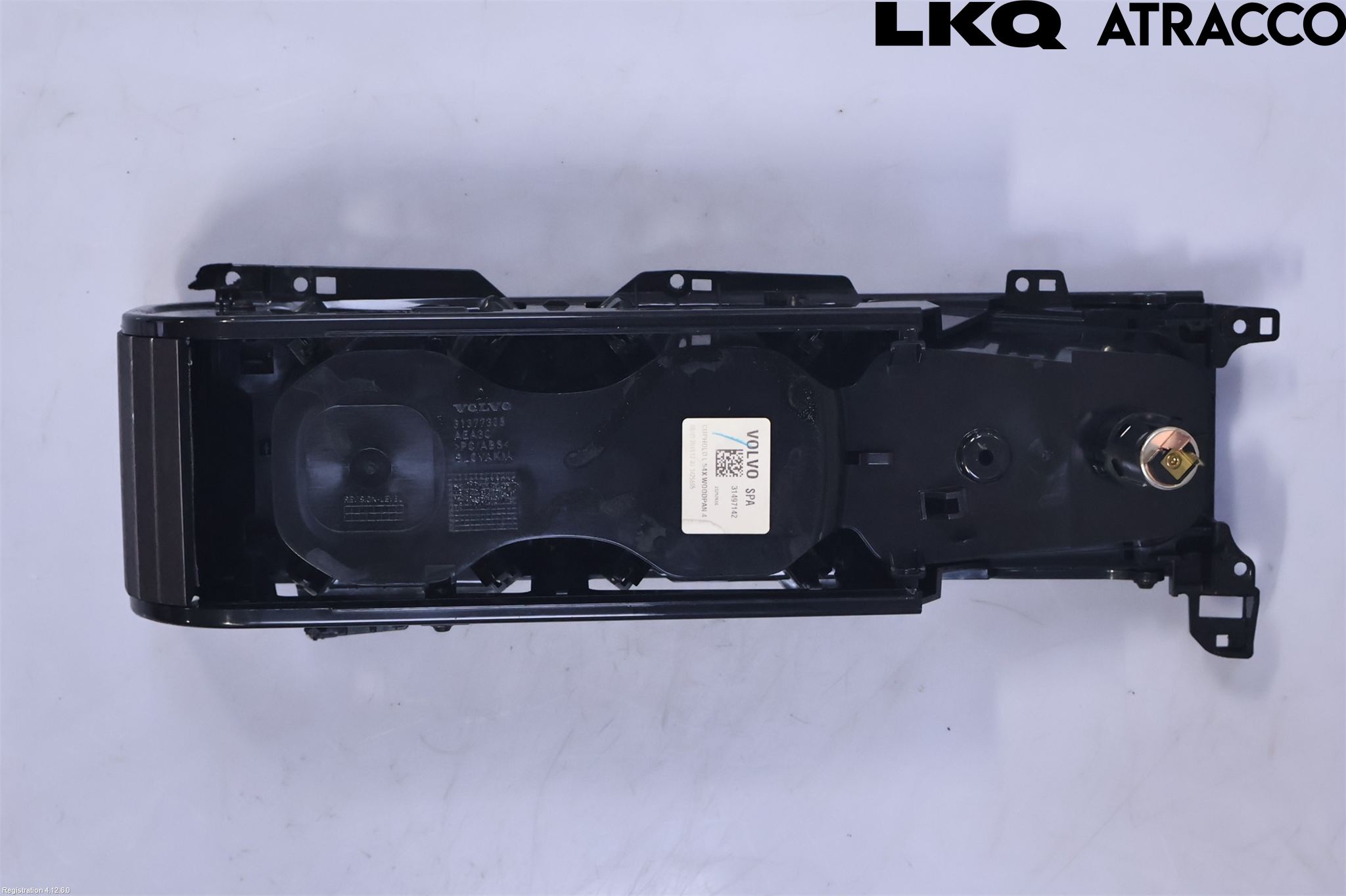 Volvo V90 CROSS COUNTRY 17->> Innr Koppholder