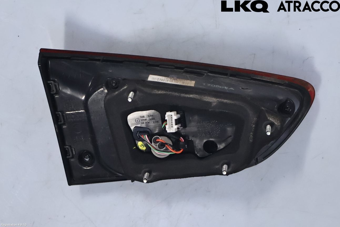 Hyundai i30 PD 17- Baklykt Høyre  På Luke(Indre)