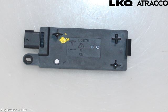 Tesla MODEL Y 21- Stereo Antenne Radio-Tv