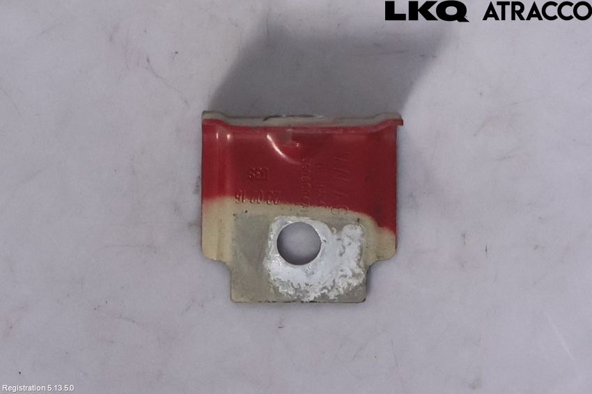 Volkswagen VW PASSAT 15-19 Frontskjermfeste Venstre