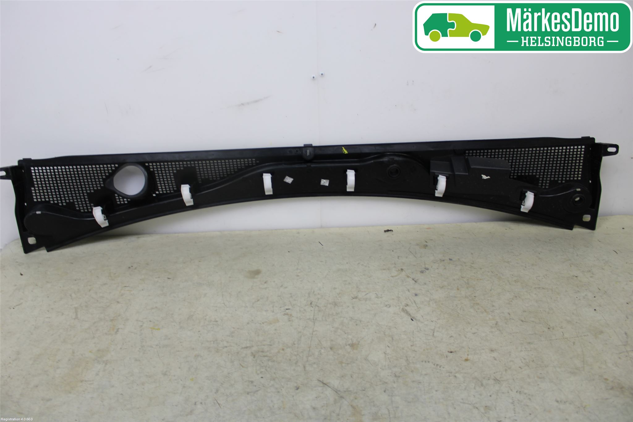 Dacia LODGY 12-18 Visker Deksel-Grill-Under Frr