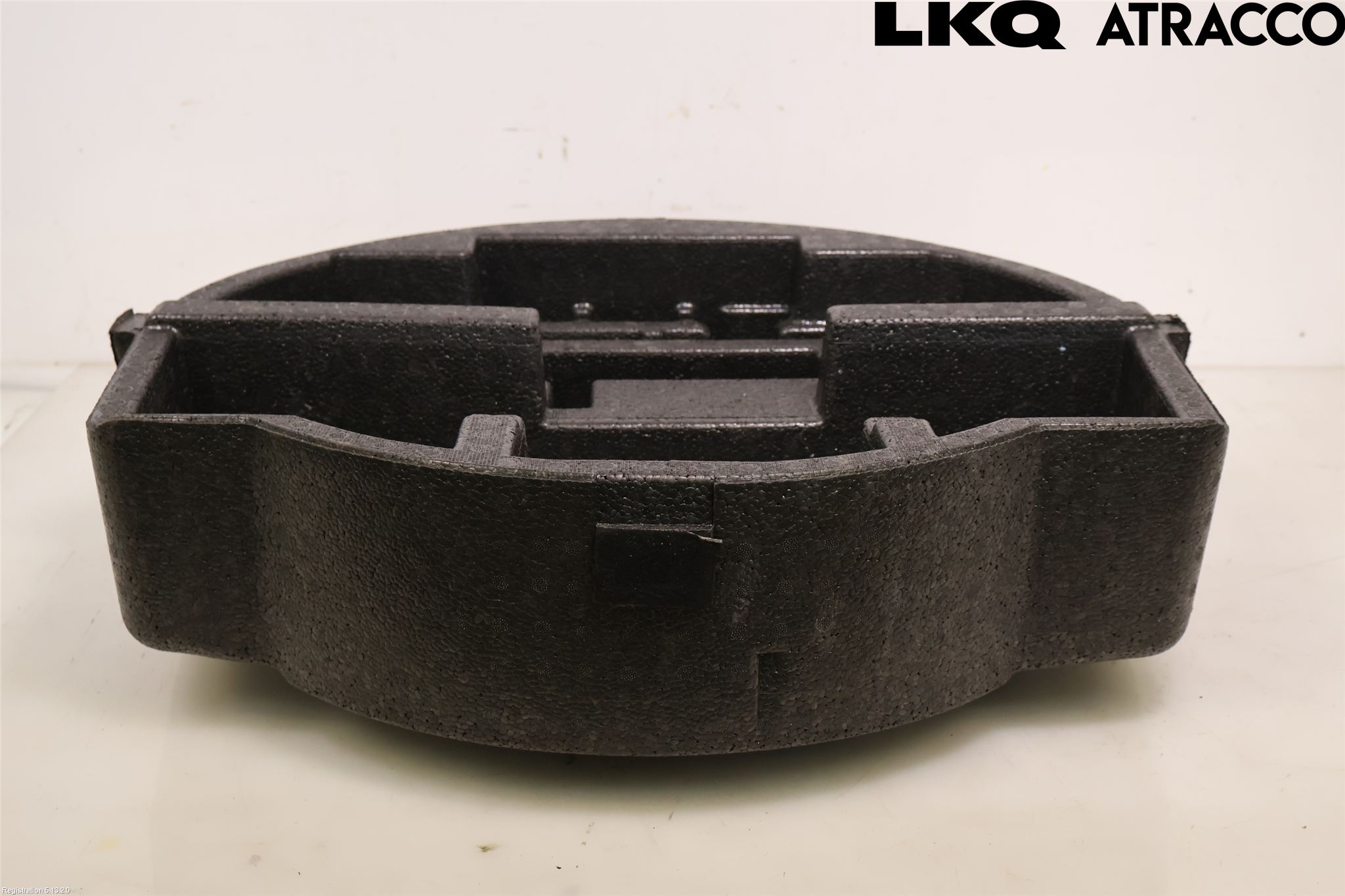 Toyota YARIS XP130 15-20 Verktøyrom - Oppbevaring