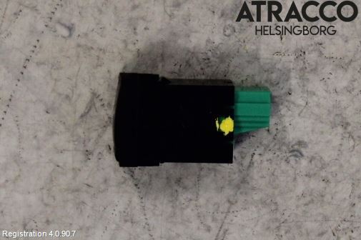 Nissan LEAF 11-17 Bryter Drivstoff Tankluke